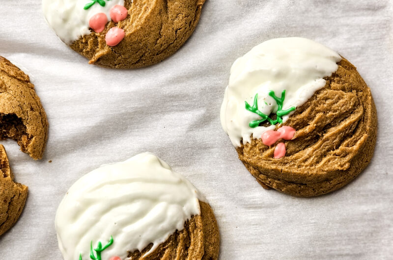 Soft Gingerbread Cookies (Mistletoe)